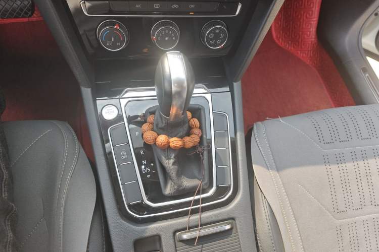 Used Volkswagen Magotan 2018 330TSI DSG Advanced Model Gear Lever