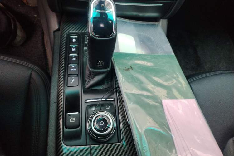 Used Maserati Ghibli 2014 3.0T Standard Edition Gear Lever