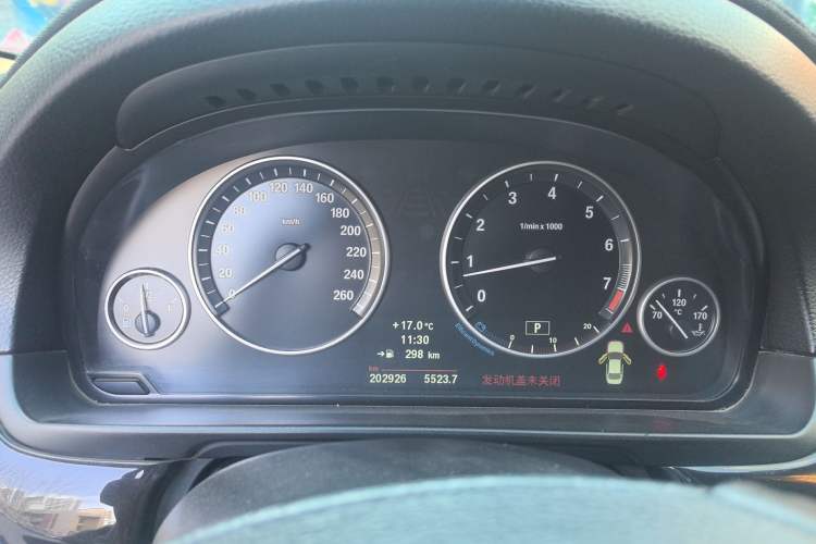 Used BMW 5 Series 2013 525Li Leading Model
