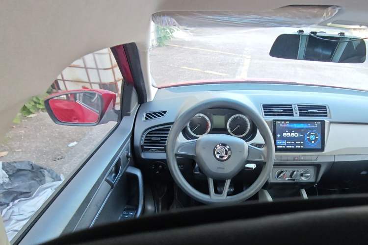 Used Skoda Fabia 2017 1.4L Automatic Car Enjoy Edition
