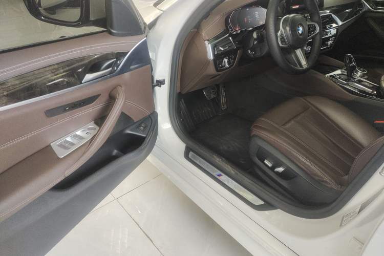 Used BMW 5 Series 2020 525Li M Sport Package
