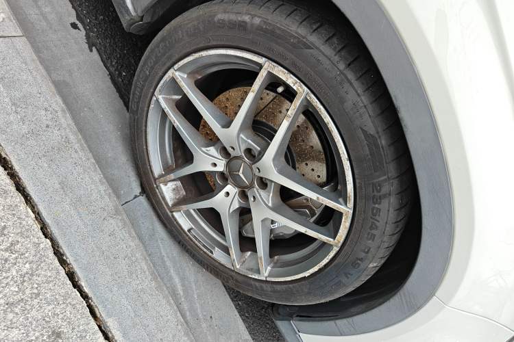 Used Mercedes-Benz GLA AMG 2016 AMG GLA 45 4MATIC Right Front Wheel Hub