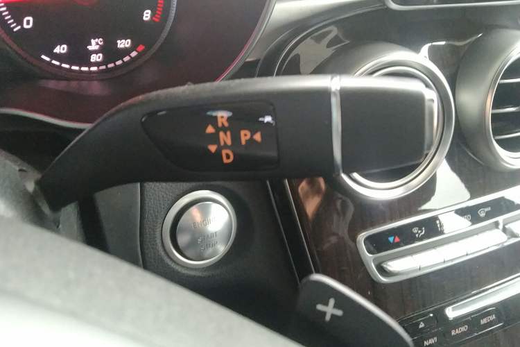 Used Mercedes-Benz GLC 2016 GLC 260 4MATIC Dynamic Edition Gear Lever