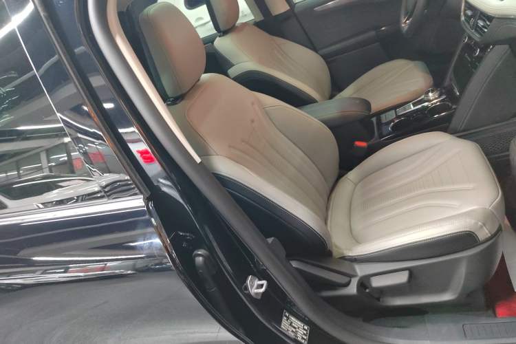 Used Ford Escape 2020 EcoBoost 245 Two-Wheel-Drive Titanium Edition