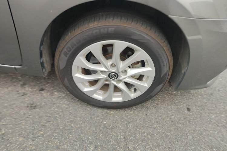 Used Nissan Sylphy 2019 1.6XV CVT Smart Connect Luxury Edition China V Standard Right Front Wheel Hub