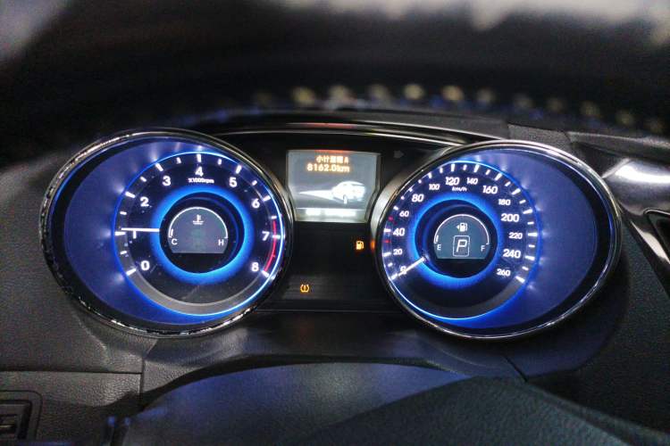 Used Hyundai Sonata 2014 2.0L Automatic Luxury Edition
