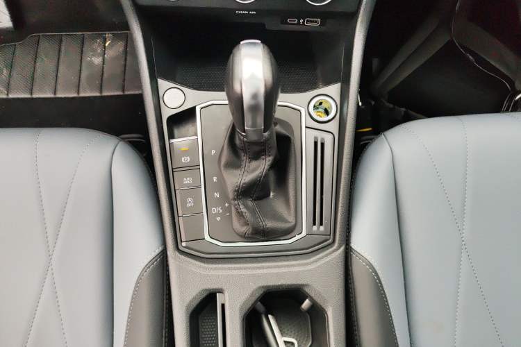 Used Volkswagen Lavida 2023 1.5L Automatic 5 Million Edition Gear Lever