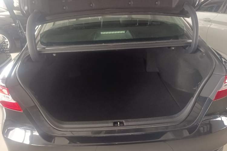 Used Toyota Camry 2019 2.5G Luxury Edition China VI Standard