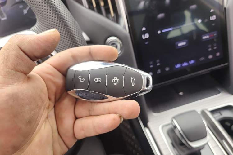 Used Hongqi HS7 PHEV 2024 2.0T PHEV Four-Wheel Drive Flagship Edition 6 Seats