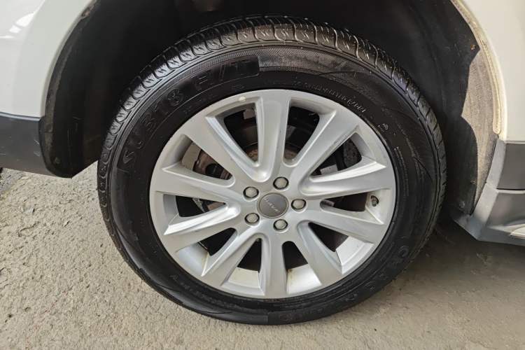 Used Haval H8 2015 2.0T Two-Wheel-Drive Luxury Version Right Rear Wheel Hub