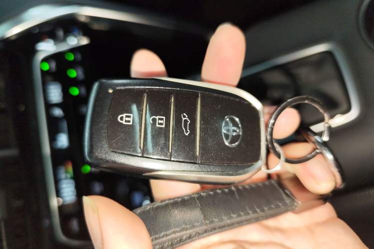 Used Toyota Venza 2023 2.0L CVT Two-Wheel Drive Prestige Version