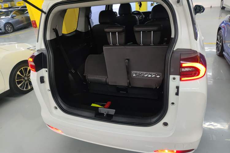 Used GAC Trumpchi M6 2019 270T DCT Luxury Edition (7-seater) China VI
