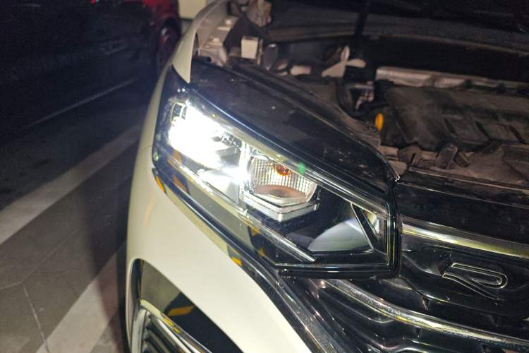 Used Volkswagen Tayron X 2020 330TSI Two-Wheel Drive Luxury Smart Connectivity Version Right Front Headlight