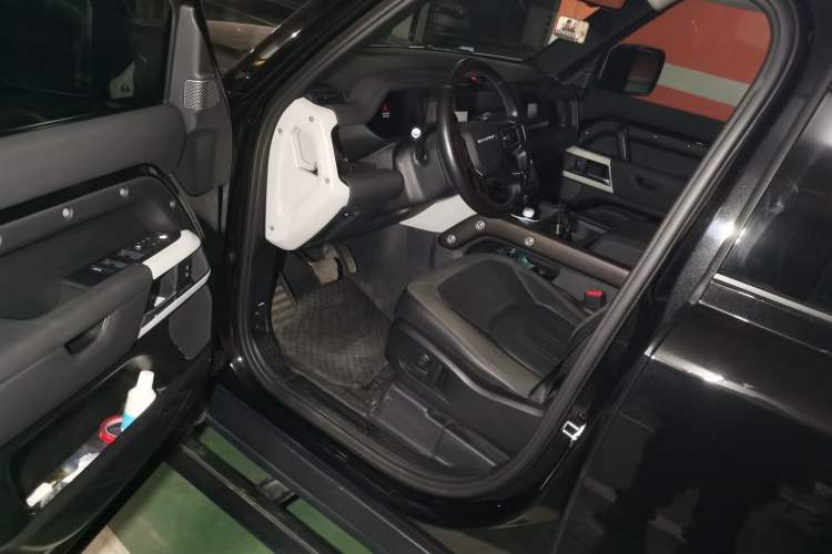 Used Land Rover Defender 2020 110 P400 SE Driver Seat