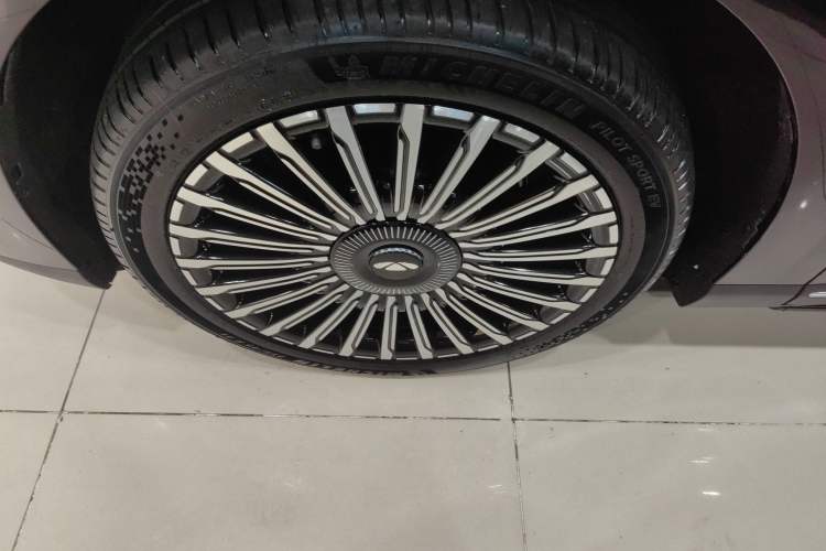 Used Chery T11 2026 Model 220 All-Wheel Drive Family Fun Edition Exterior 4