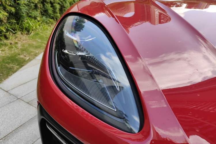 Used Porsche Macan 2022 Macan 2.0T Right Front Headlight