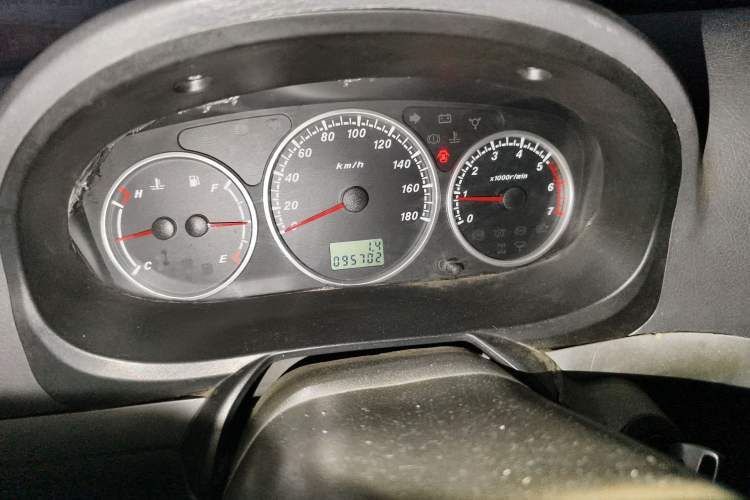 Used Foton Scenic 2011 2.0L Express Standard Short-Wheelbase Low-Roof 486EQV4