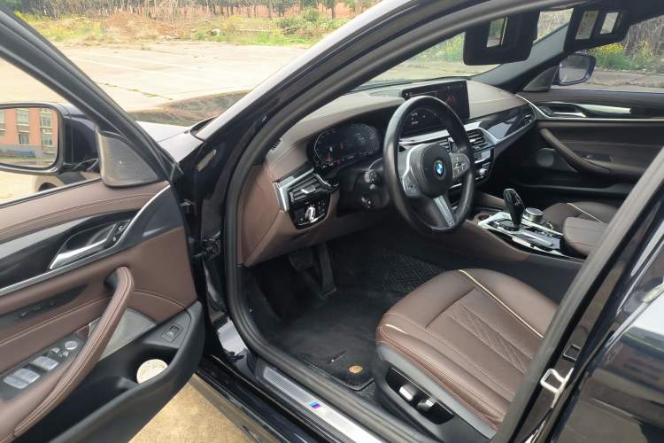 Used BMW 5 Series 2022 Second Facelift 525Li M Sport Package
