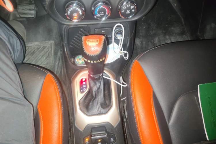 Used Jeep Renegade 2016 1.4T Automatic Jingneng Edition Gear Lever