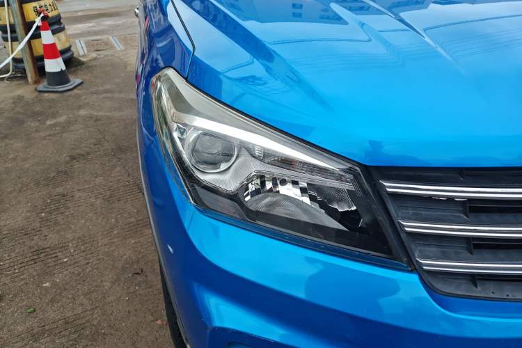 Used Dongfeng Fengon S560 2019 1.8L Manual Urban Model
