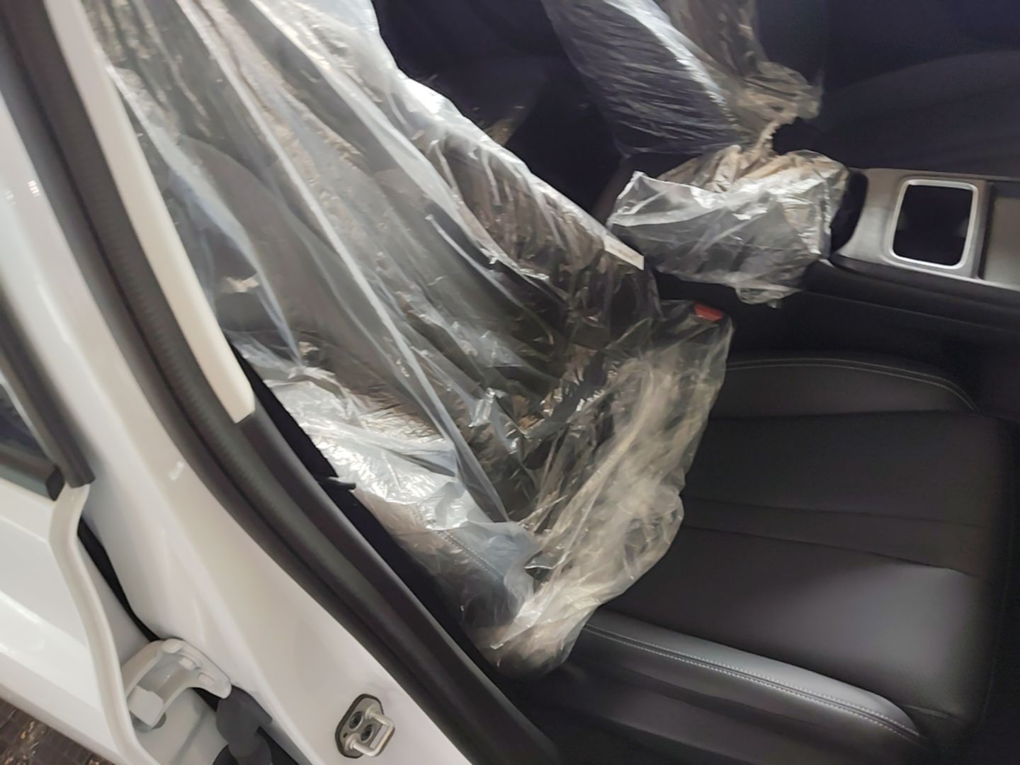 Dongfeng Aeolus SKY EV01 2025 530 km AIR Elite Edition — снимка 19