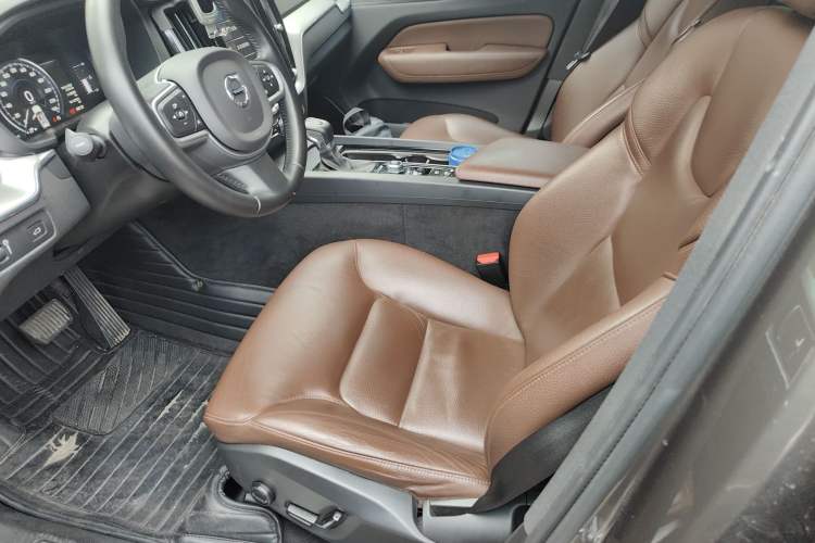 Used Volvo XC60 2019 T5 4x4 Smart Edition China VI Standard Left Front Seat