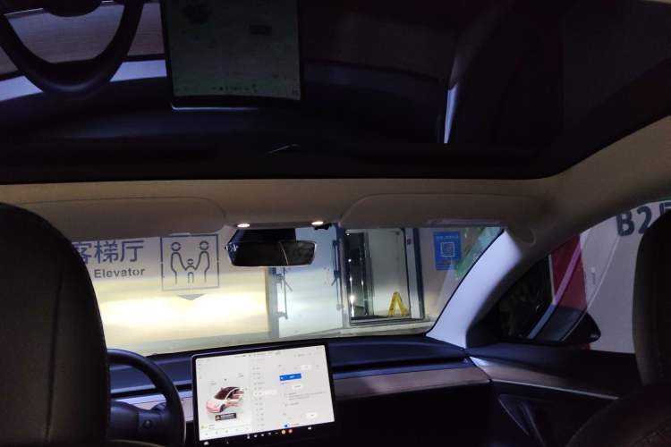 Used Tesla Model 3 2022 Rear-Wheel-Drive Version Headliner