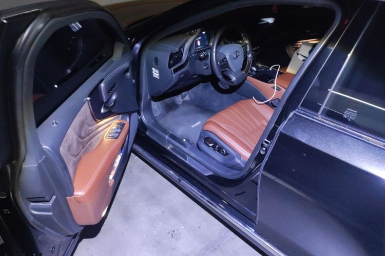 Used Lexus LS 2018 500h Executive Edition China V Standard