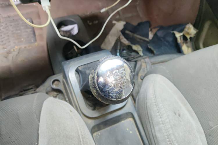 Used Dongfeng Xiaokang K07S 2015 1.2L Practical Version DK12-05 Gear Lever