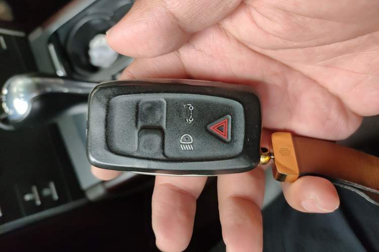 Used Land Rover Range 2012 5.0 NA V8 Vehicle Key