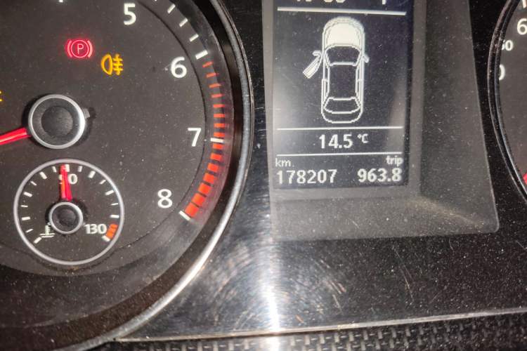 Used Volkswagen Magotan 2015 1.8TSI Luxury Model
