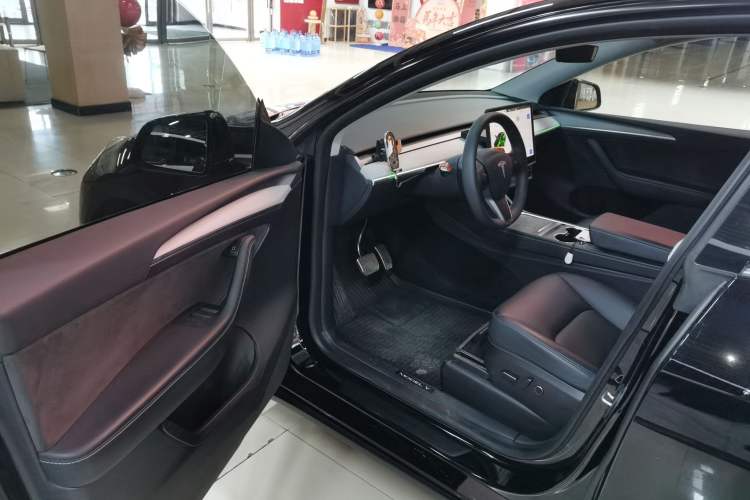 Used Tesla Model Y 2023 Rear-Wheel-Drive Version