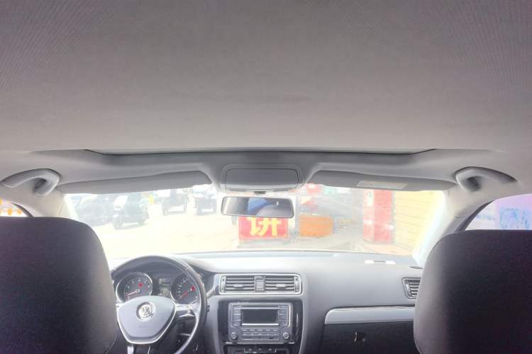 Used Volkswagen Sagitar 2015 1.6L Manual Comfort Model