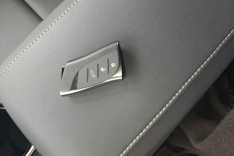 Used Lexus RX 2026 Model 350h Two-Wheel-Drive Joy Edition
