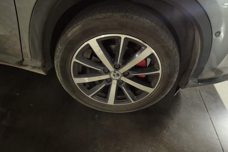 Used XPeng G3 2019 Deluxe Edition Right Front Wheel Hub