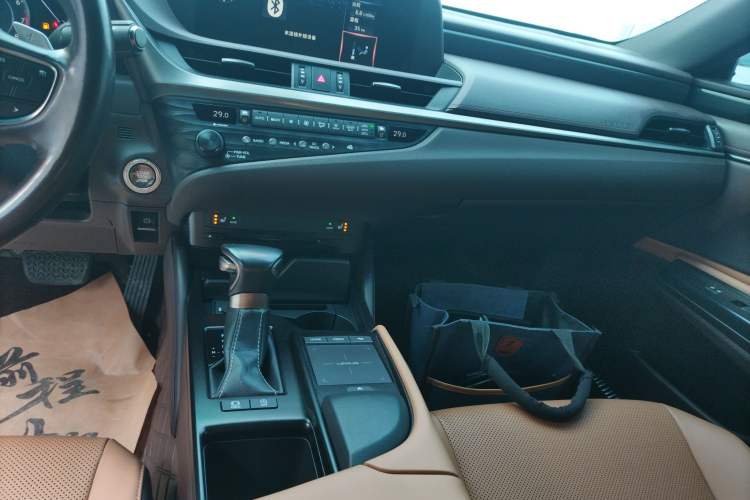 Used Lexus ES 2020 200 Excellence Edition
