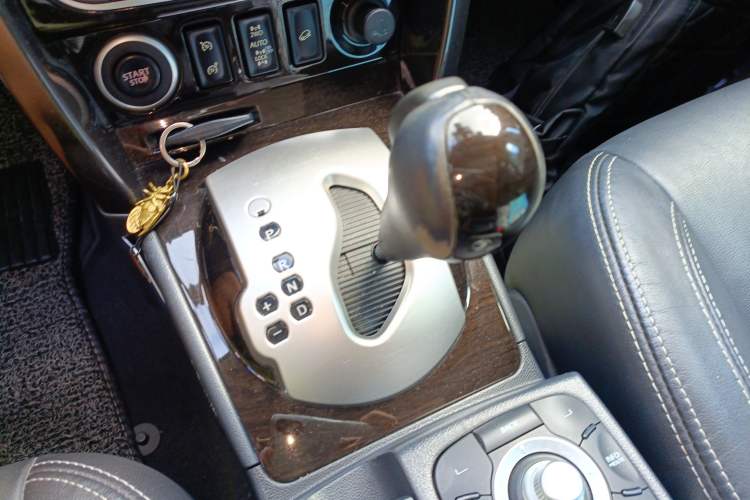 Used Renault Koleos 2013 2.5L Four-Wheel Drive Luxury Edition
