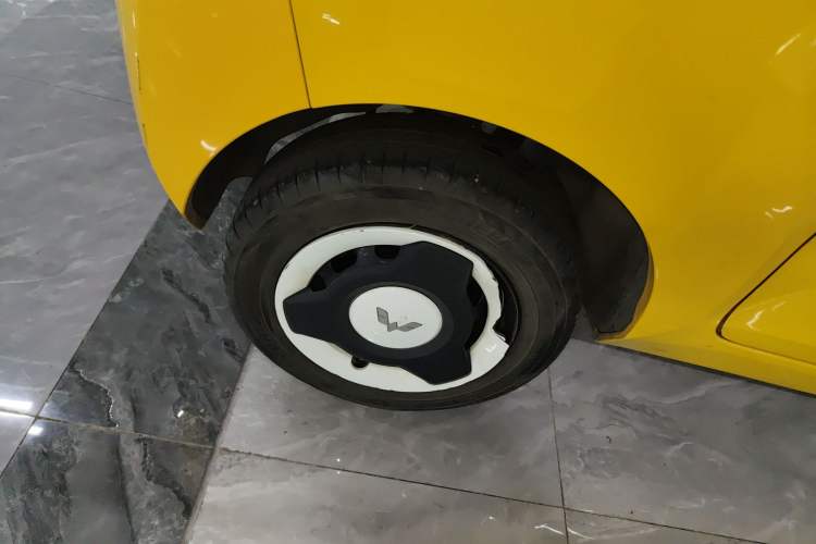 Used Wuling Hongguang MINIEV 2021 Macaron Premium Model – Lithium Iron Phosphate