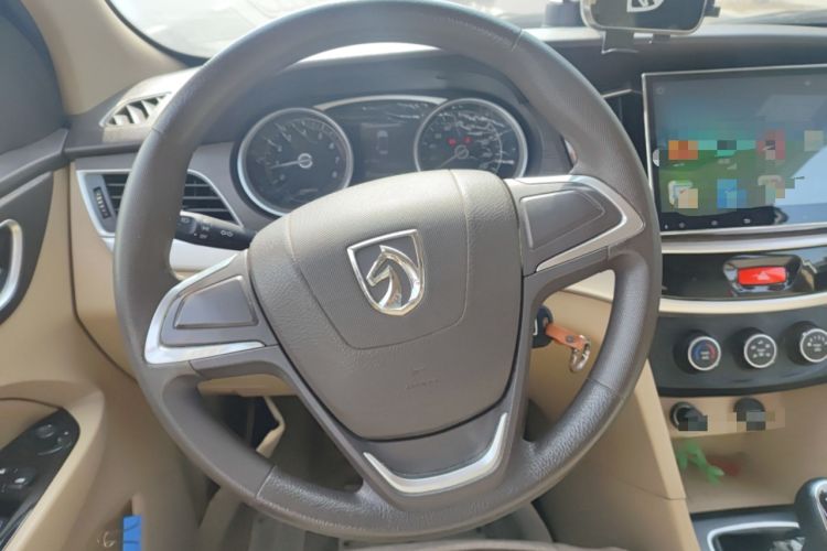 Used Baojun 730 2016 Revised 1.5L Manual Standard Version 7 Seats China V Emission Standard