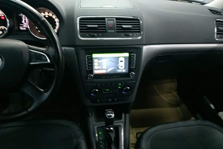 Used Skoda Yeti 2014 1.8TSI DSG Polar Edition
