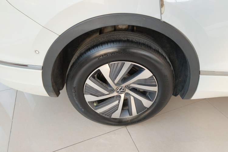 Used Volkswagen Tiguan L New Energy 2023 430 PHEV Plug-in Hybrid Prestige Edition Exterior 8