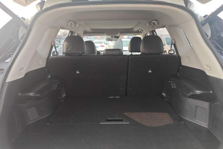 Used Nissan X-Trail 2019 2.5L CVT Smart Connect Luxury Edition 4WD Trunk