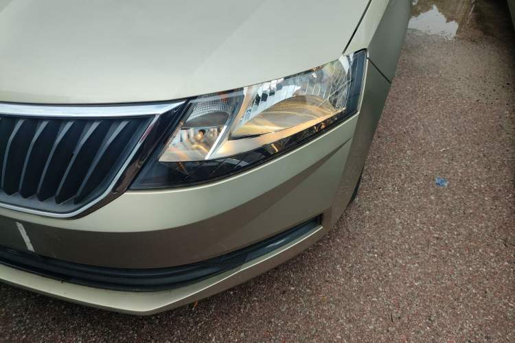 Used Skoda Rapid 2018 1.6L Manual Standard Edition
