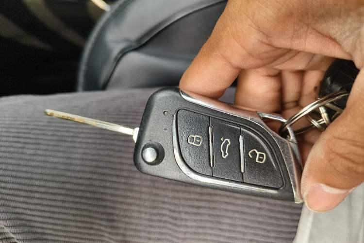 Used Toyota YARiS L Zhi Xuan 2020 X-Trail X 1.5L CVT Leading Edition Vehicle Key