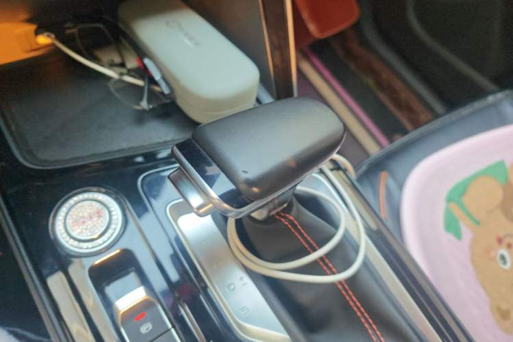 Used Baojun RC-6 2019 1.5T CVT 24-Hour Online Prestige Edition Gear Lever