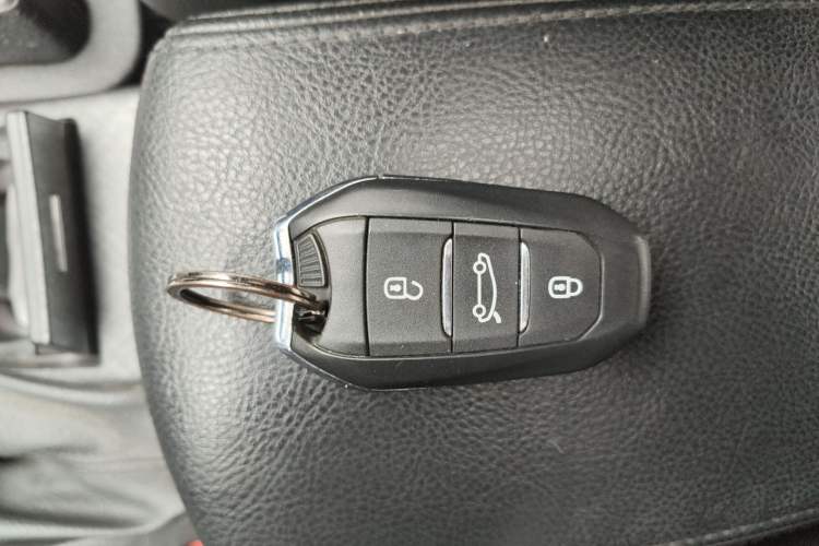 Used Citroen C4L 2013 1.8L Automatic Jingzhi Edition Vehicle Key