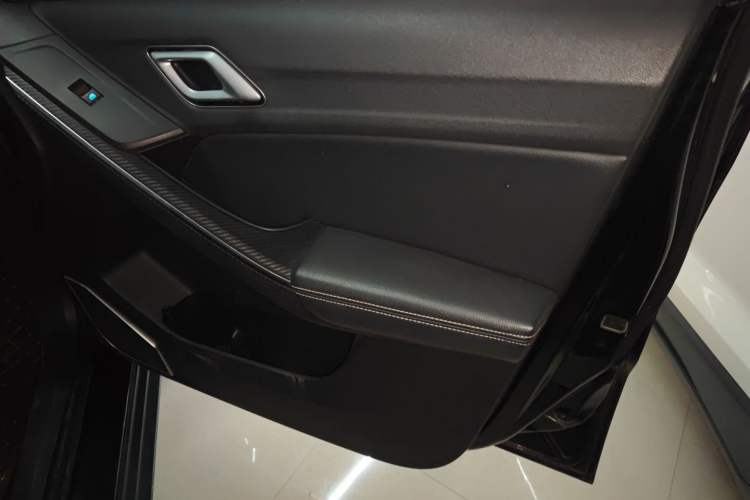 Used JMC Yusheng S330 2016 1.5L GTDi Automatic Two-Wheel Drive Flagship Edition Right Front Door Interior