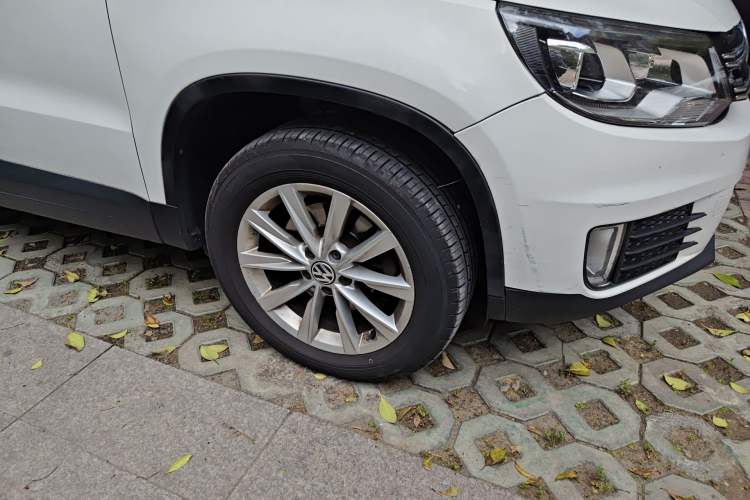 Used Volkswagen Tiguan 2015 1.8TSI Automatic Two-Wheel Drive Comfort Edition Right Front Wheel Hub