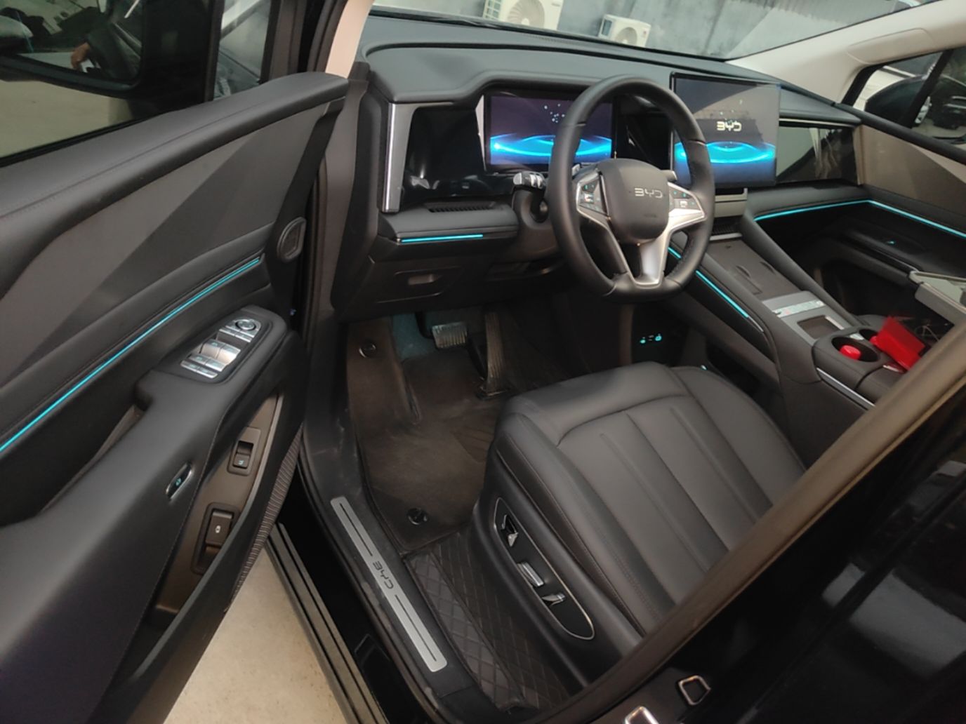 BYD M9 2025 Model 1060 Navigation Pro — снимка 18