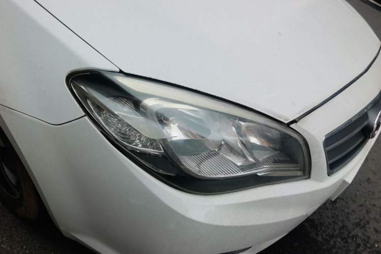 Used Soueast V6 Lingshi 2014 1.5L Manual Luxury Edition for Women Right Front Headlight